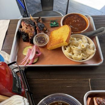 Mt Diablo BBQ - Regular Pulled pork meal with Mac n cheese, beans and cornbread - Barbeque Near Me - Lafayette, California Mt Diablo BBQ - Regular Pulled pork meal with Mac n cheese, beans and cornbread - Barbeque Near Me - Lafayette, California