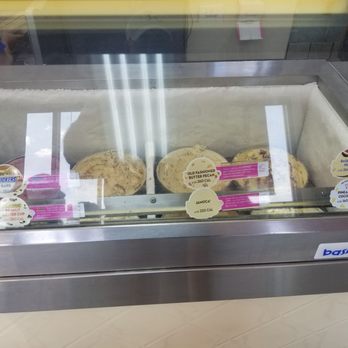 Baskin Robbins - Ice cream case #3 - Ice Cream & Frozen Yogurt Near Me - Dothan, Alabama