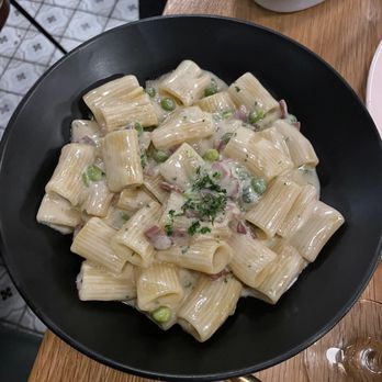 Dos Besos - Macaroni and ham - Spanish Near Me - Pasadena, California Dos Besos - Macaroni and ham - Spanish Near Me - Pasadena, California