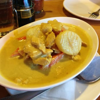 Thai Grata - Yellow curry with chicken - Thai Near Me - San Jose, California Thai Grata - Yellow curry with chicken - Thai Near Me - San Jose, California