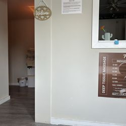Bi’s Relaxing Massage - Lobby