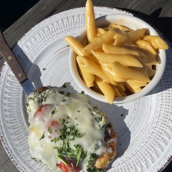 Boomtown Kitchen - Beer Mac N Cheese + Chicken Florentine - American Near Me - New Albany, Indiana Boomtown Kitchen - Beer Mac N Cheese + Chicken Florentine - American Near Me - New Albany, Indiana