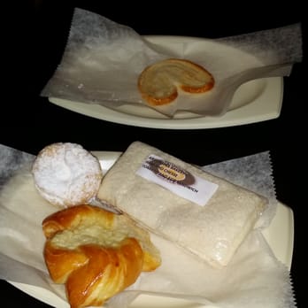 Argentina Bakery - Factura con crema, sándwich de miga, mi ni roscquita. Palmerita. - Bakeries Near Me - Irving, Texas Argentina Bakery - Factura con crema, sándwich de miga, mi ni roscquita. Palmerita. - Bakeries Near Me - Irving, Texas
