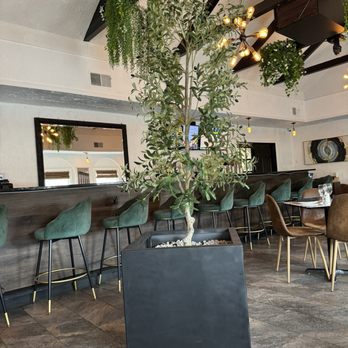 Beiruti Mediterranean Restaurant - Dining room - Mediterranean Near Me - Salem, New Hampshire