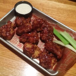I crave these wings all the time. Definetly can't go wrong with the Honey BBQ Boneless Wings! My favorite app from Applebee's.