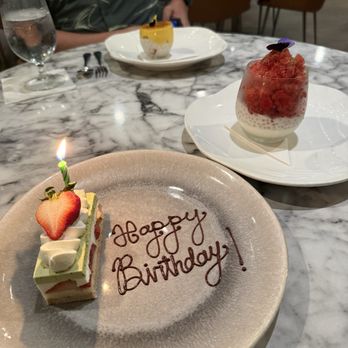 MW Restaurant - New American Near Me - Honolulu, Hawaii