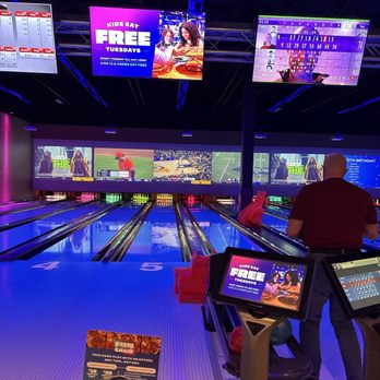 Main Event Hoffman Estates - Having fun! - Bowling Near Me - Hoffman Estates, Illinois