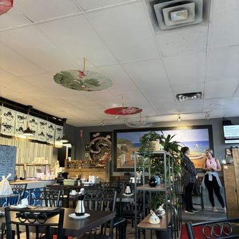 Sushi Land - Inside - Japanese Near Me - Concord, Ontario