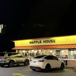 Waffle House - Outside parking