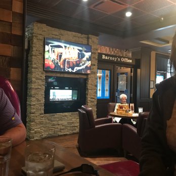 Barneys leduc - Dining area - Pubs Near Me - Leduc, Alberta
