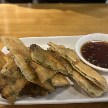 dan modern chinese - scallion pancake was crispy and fresh with an amazing dipping sauce. Must try item. - Dim Sum Near Me - Pasadena, California
