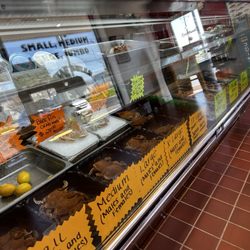 Capt Zeaks Crab House & Seafood - Wide selection of fresh crabs of all sizes