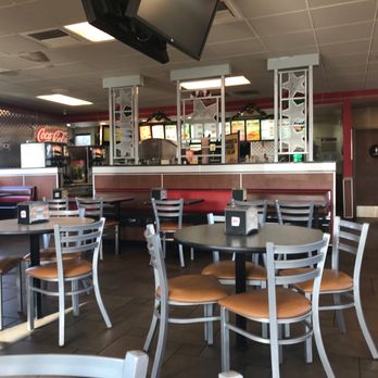 Carl's Jr - dining area - Burgers Near Me - Alameda, California