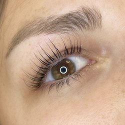 Sky High Lashes

Lash Lift and Tint-- my specialty