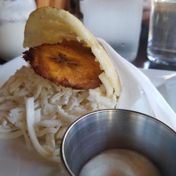 Bienmesabe - Arepa + sauce - Venezuelan Near Me - Chicago, Illinois Bienmesabe - Arepa + sauce - Venezuelan Near Me - Chicago, Illinois