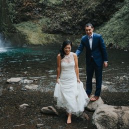 LOVED my Annasul Y dress from Adorned... and I didn't feel too bad wading into Horsetail falls with it! Photo credit: Hazelwood Photography LOVED my Annasul Y dress from Adorned... and I didn't feel too bad wading into Horsetail falls with it! Photo credit: Hazelwood Photography