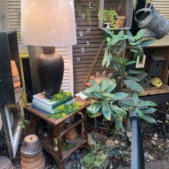 Wanda's Cafe + Bakery - Back sun room seating - Bakeries Near Me - Nehalem, Oregon