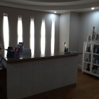 Glynn Bolitho - Another beautiful picture of the waiting room - Plastic Surgeons Near Me - La Jolla, California Glynn Bolitho - Another beautiful picture of the waiting room - Plastic Surgeons Near Me - La Jolla, California