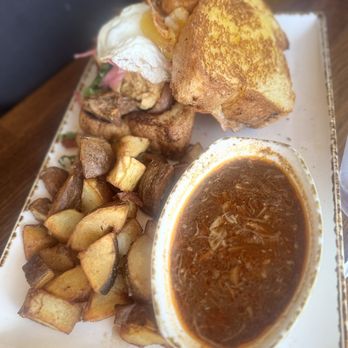 Madres Brunch - The One - Breakfast & Brunch Near Me - Long Beach, California