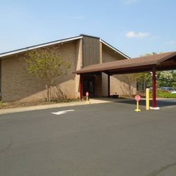 Manassas Presbyterian Church Early Learning Center - Covered preschool entrance at the back of the church with option for kiss and ride arrival and dismissal.