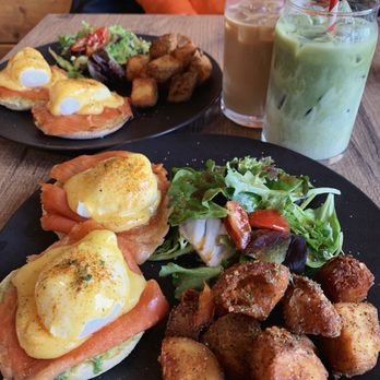 Chillax Coffee - smoked salmon eggs benedict, iced matcha latte and iced blackberry lavender white mocha - Coffee & Tea Near Me - Richmond Hill, Ontario Chillax Coffee - smoked salmon eggs benedict, iced matcha latte and iced blackberry lavender white mocha - Coffee & Tea Near Me - Richmond Hill, Ontario