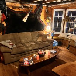 The Stabbin Cabin - The waiting room to a night in heaven