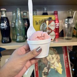 Northgate Soda Shop - Strawberry ice cream
