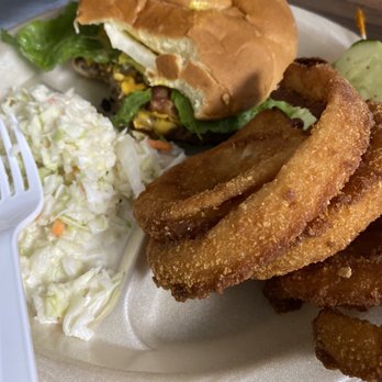 Fresh Garden Market - Bacon cheese burger, slaw, and onion rings - Barbeque Near Me - Senatobia, Mississippi