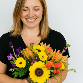 Winter Springs Florist - Sending flowers instantly brightens someone's day, lifts moods, and shows love and thoughtfulness without saying a word - Florists Near Me - Winter Springs, Florida Winter Springs Florist - Sending flowers instantly brightens someone's day, lifts moods, and shows love and thoughtfulness without saying a word - Florists Near Me - Winter Springs, Florida