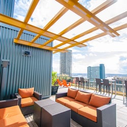 Emerald Stays - Lounge at the Rooftop Deck