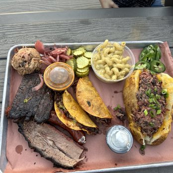 Hurtado Barbecue - Pulled Pork Brisket Pork Spare Ribs Birria Tacos Sausage Brisket Loaded Potato Macaroni and Cheese - Barbeque Near Me - Arlington, Texas Hurtado Barbecue - Pulled Pork Brisket Pork Spare Ribs Birria Tacos Sausage Brisket Loaded Potato Macaroni and Cheese - Barbeque Near Me - Arlington, Texas