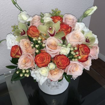 De Vaze Flowers - Florists Near Me - Burbank, California