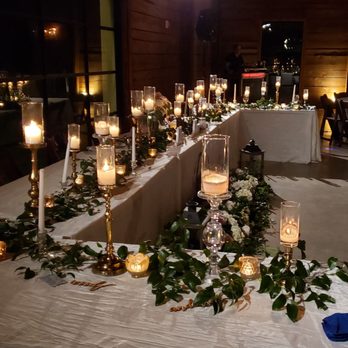 Morgan Creek Barn - Bridal party table - Venues & Event Spaces Near Me - Aubrey, Texas