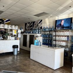 Water 'n Ice - Interior