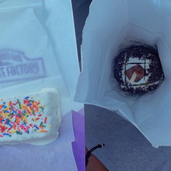 Rocky Mountain Chocolate Factory - Rice krispy cookies n cream apples - Chocolatiers & Shops Near Me - Oxford, Mississippi