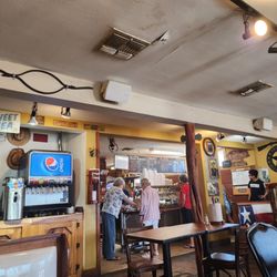 Where u order, get your food and fill your drink