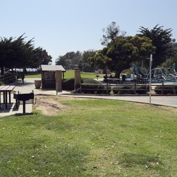 Lookout Park - Lawn in front of parking lot - dog wash station in back - Beaches Near Me - Summerland, California Lookout Park - Lawn in front of parking lot - dog wash station in back - Beaches Near Me - Summerland, California