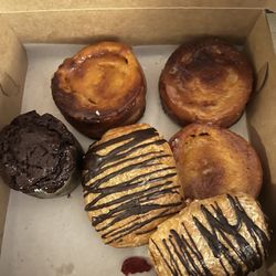 Chocolate muffin Chocolate croissants Kouign Amann A raspberry croissant is missing
