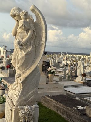 Cementerio Santa María Magdalena de Pazzis by null