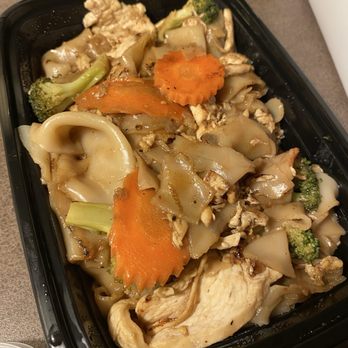 Mintra Thai Cuisine - Pad See Ew - Thai Near Me - Renton, Washington Mintra Thai Cuisine - Pad See Ew - Thai Near Me - Renton, Washington