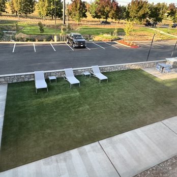 Everhome Suites - Guest outdoor area - Hotels Near Me - Salem, Oregon