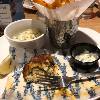 Silver Diner - Tarragon crab cakes - New American Near Me - Elkridge, Maryland Silver Diner - Tarragon crab cakes - New American Near Me - Elkridge, Maryland