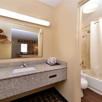 Americas Best Value Inn Kimball - Guest Bathroom - Hotels Near Me - Kimball, Tennessee Americas Best Value Inn Kimball - Guest Bathroom - Hotels Near Me - Kimball, Tennessee