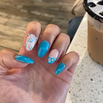 Safety Nails and Spa - Nail Salons Near Me - Elk Grove, California