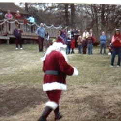 Santa stopped to greet everyone before coming into the restaurant for pictures