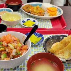 Hikari Don Katsu - Curry Donkatsu ($12) & Poke Bowl ($15)