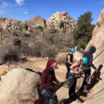 Cliffhanger Guides - Climbing Near Me - Joshua Tree, California Cliffhanger Guides - Climbing Near Me - Joshua Tree, California