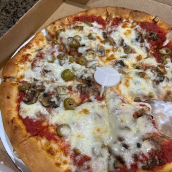 Frankie's Chicago Style Pizza - Pan style crust - BYO (sausage, olives, mushrooms) - Pizza Near Me - Maple Grove, Minnesota