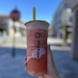 Sunright Tea Studio - Burlingame - Strawberry Jasmine Tea with Lychee Jelly