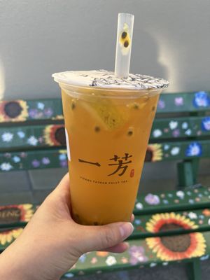 Yifang Taiwan Fruit Tea by null